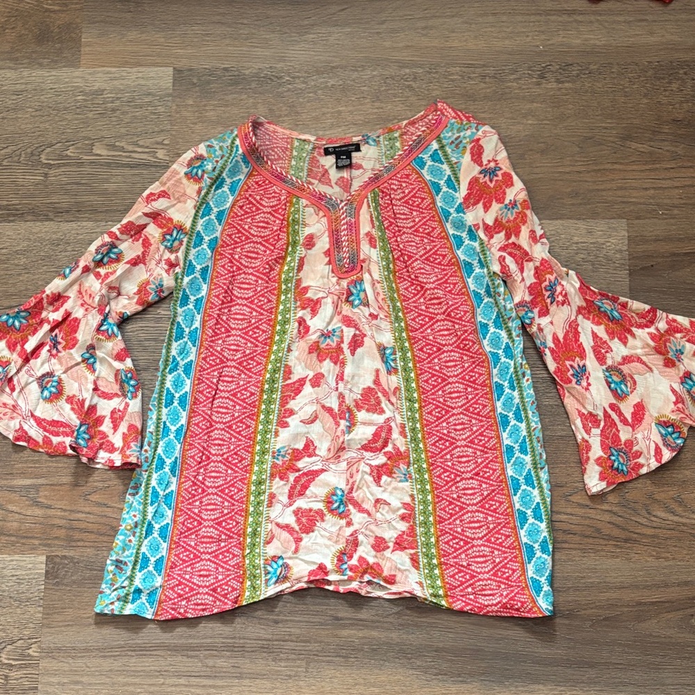 New Directions Multicolor Floral Blouse with Bell Sleeves